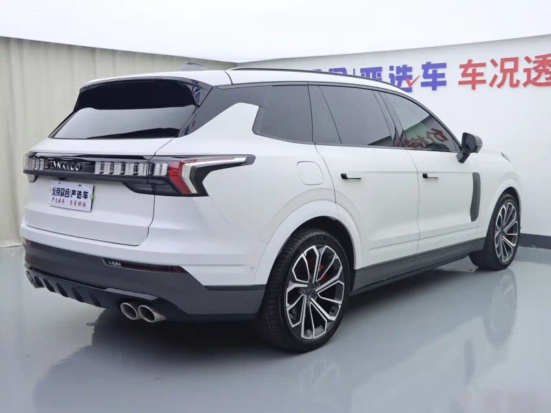 Lynk&co 09