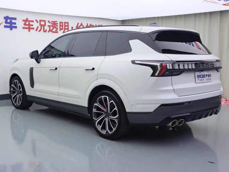 Lynk&co 09