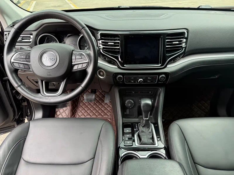 Jeep grand_commander