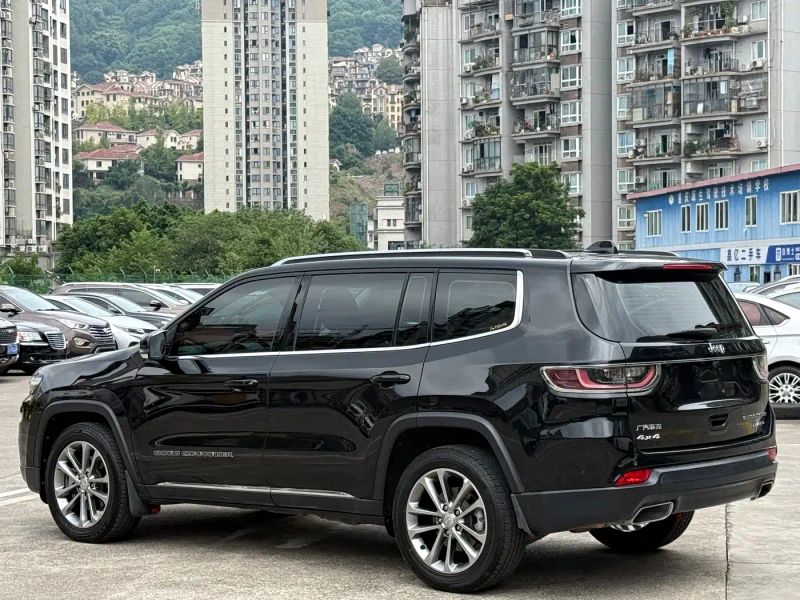 Jeep grand_commander