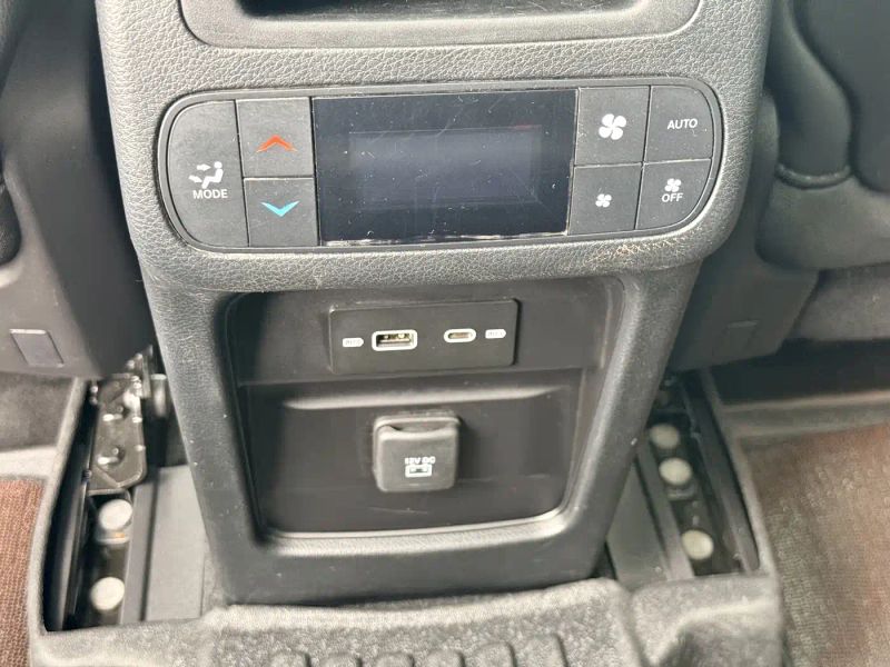 Jeep grand_commander