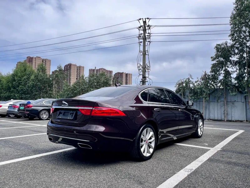 Jaguar xf