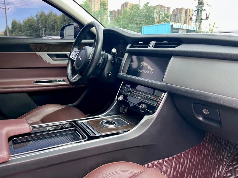 Jaguar xf