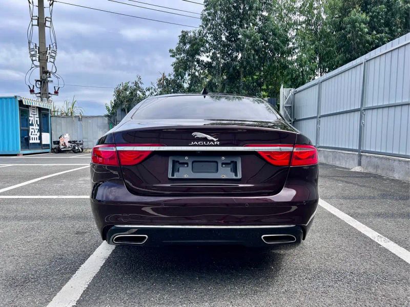 Jaguar xf