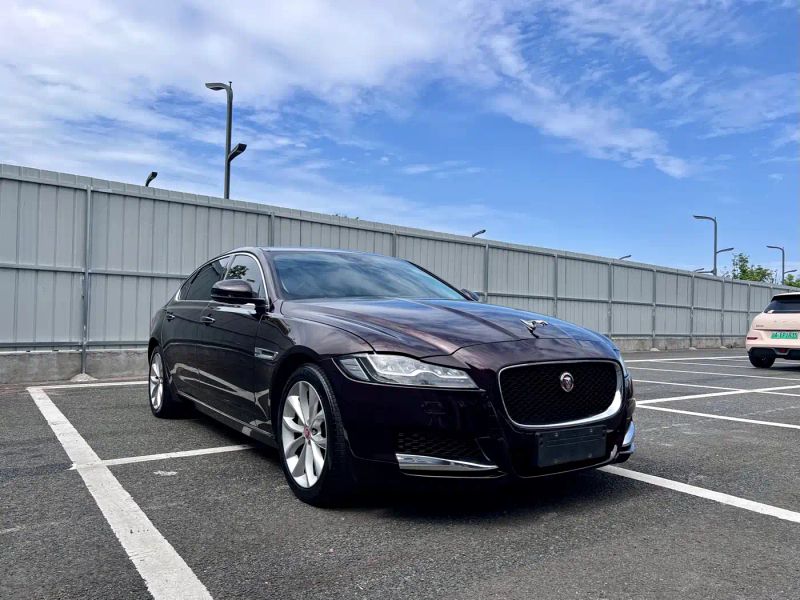 Jaguar xf