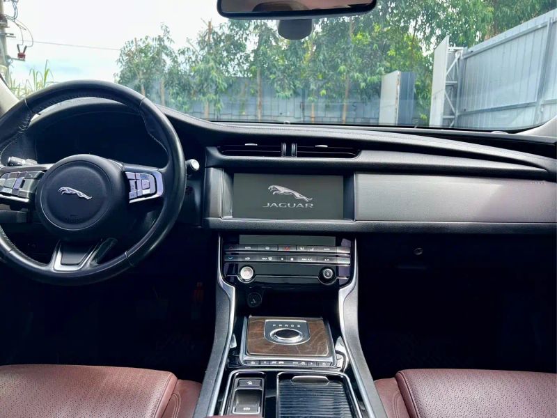 Jaguar xf