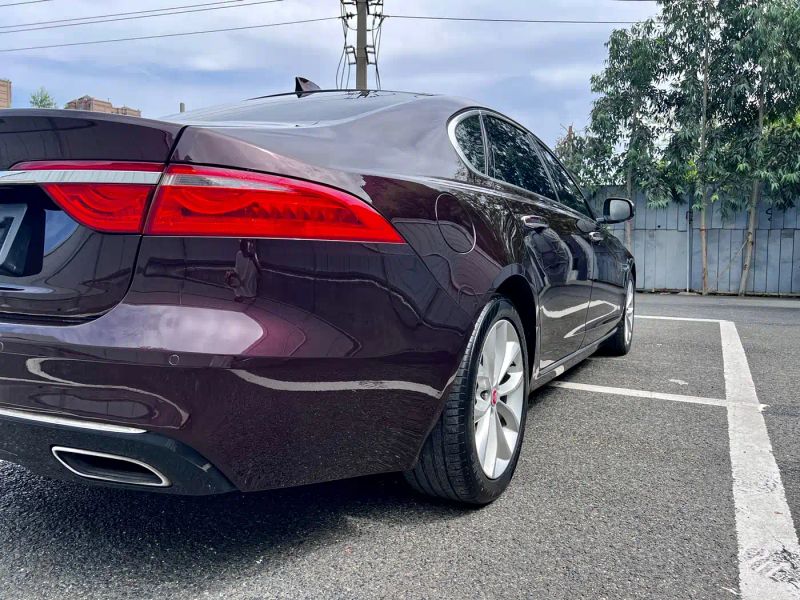 Jaguar xf