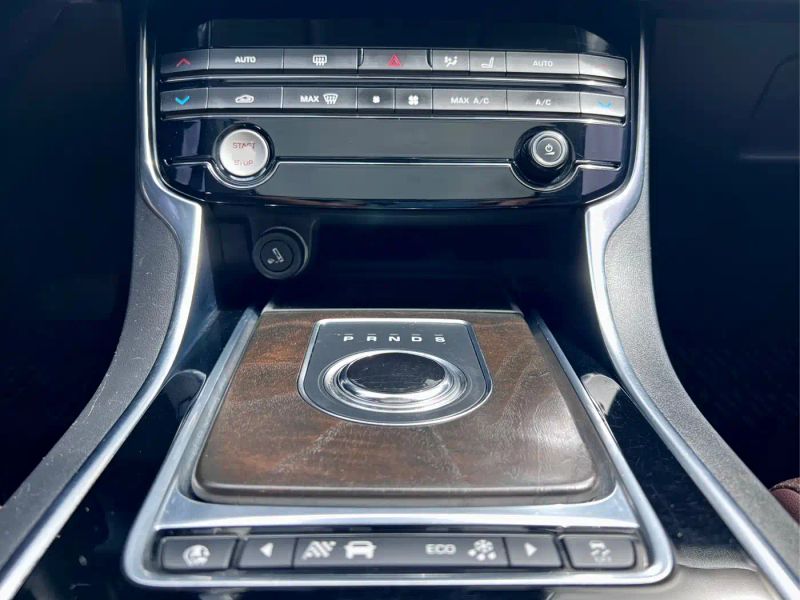 Jaguar xf