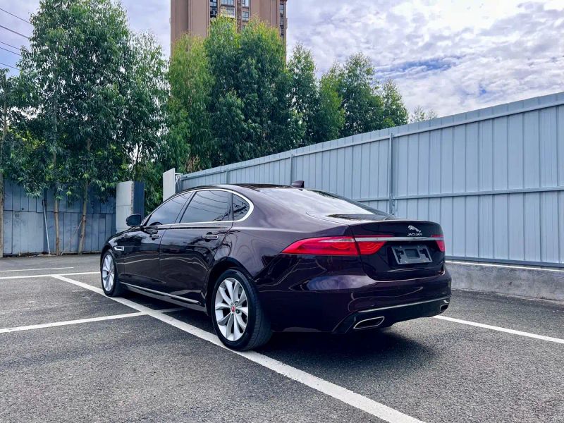 Jaguar xf