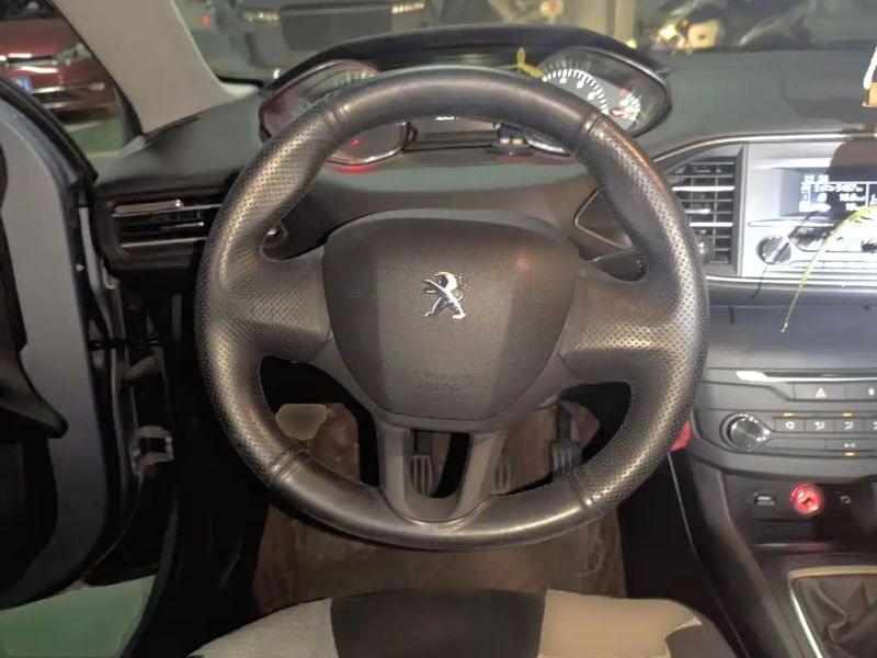 Peugeot 308s