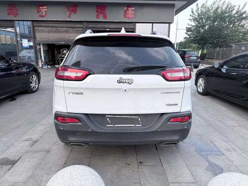 Jeep cherokee