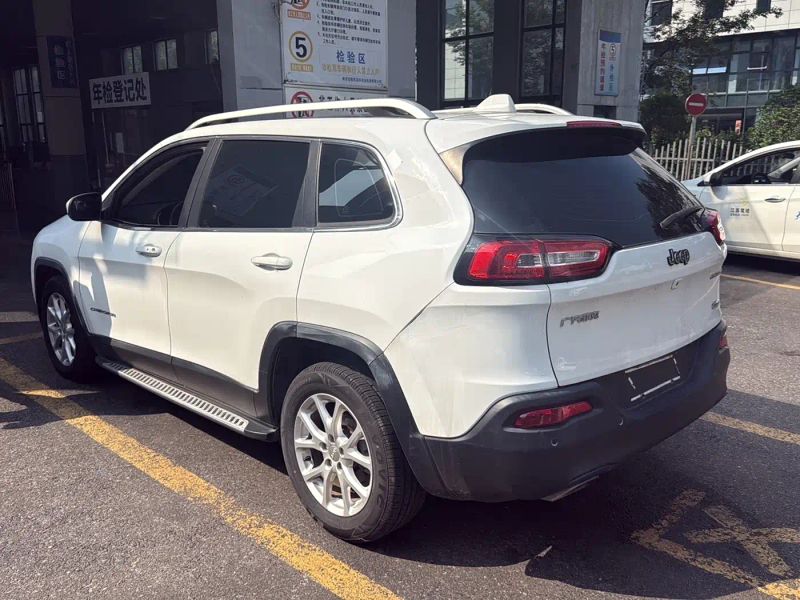 Jeep cherokee
