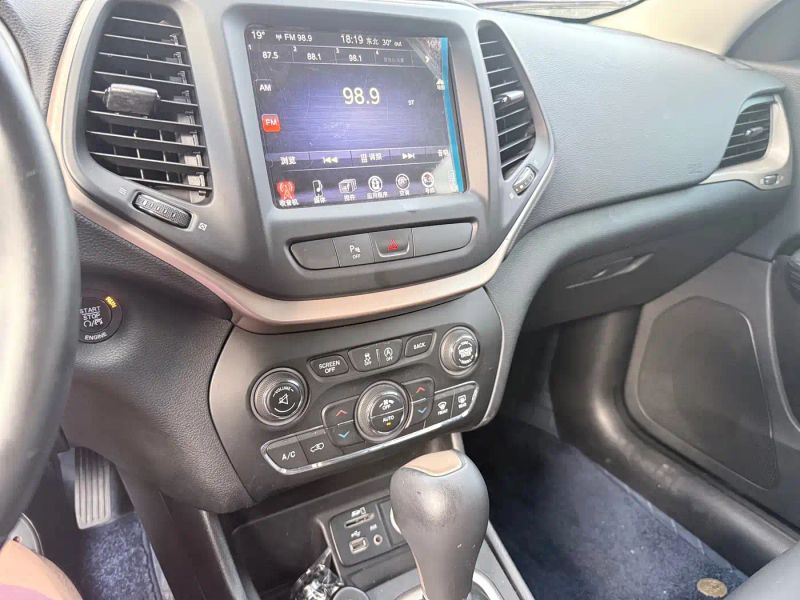 Jeep cherokee