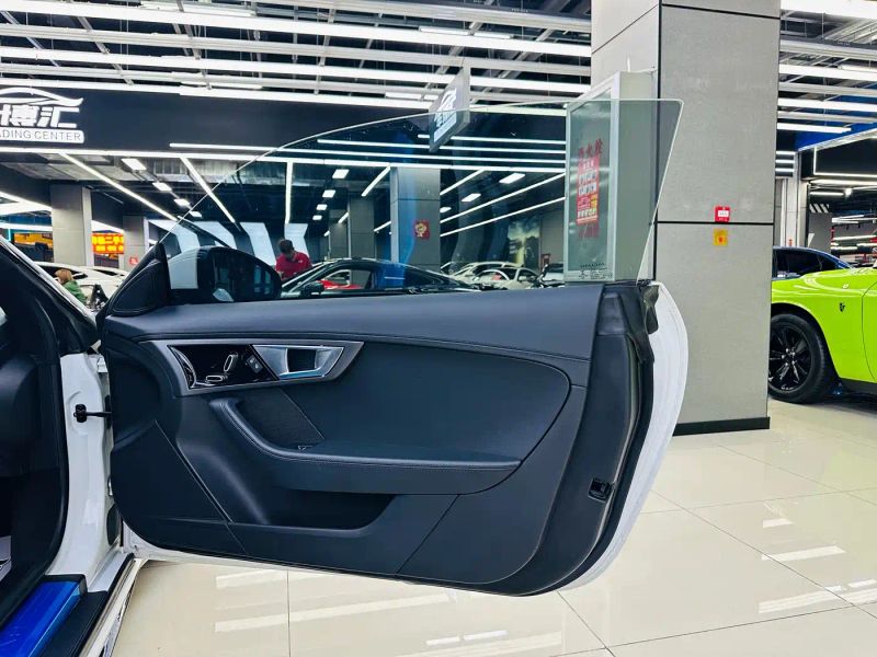 Jaguar F-TYPE