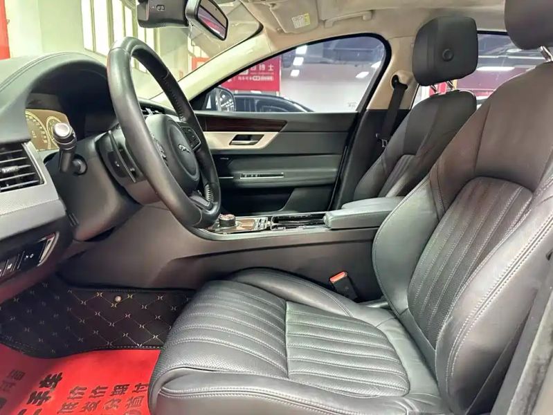 Jaguar xf