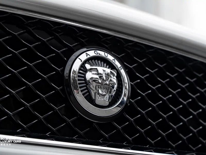 Jaguar XK