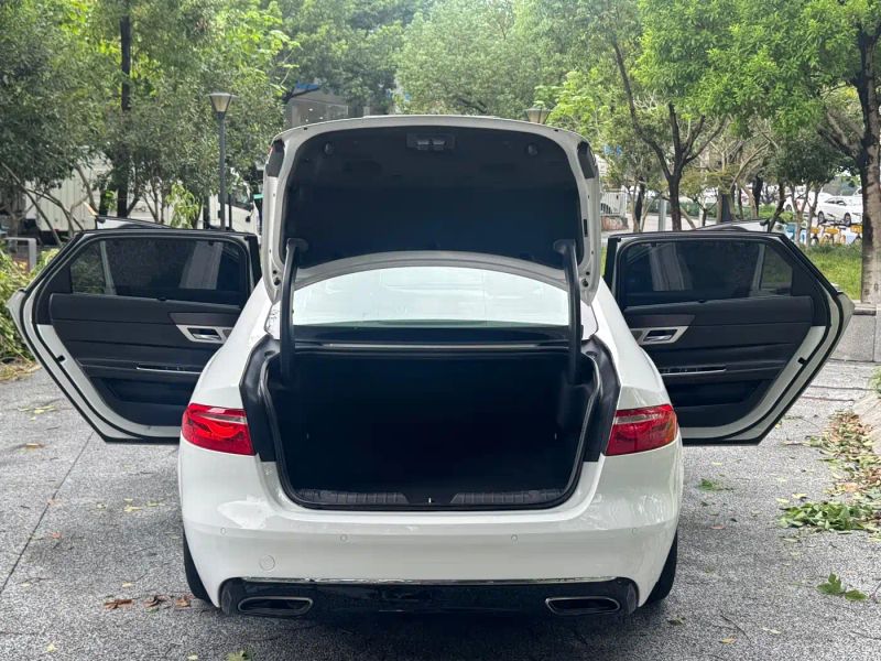 Jaguar xf