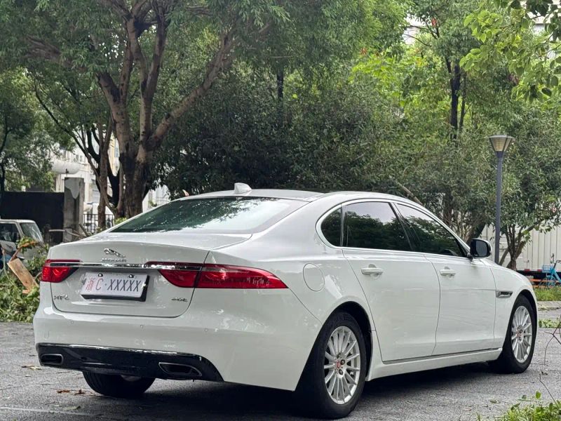 Jaguar xf