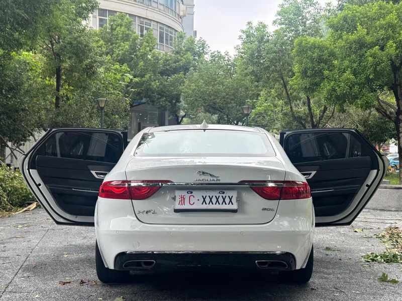 Jaguar xf
