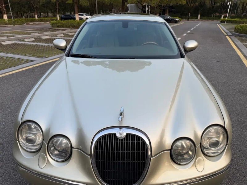 Jaguar S-TYPE