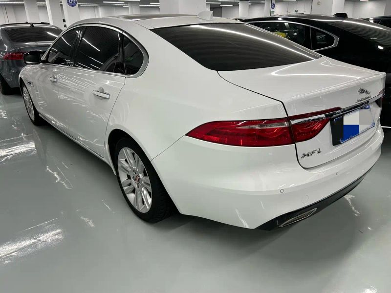 Jaguar xf