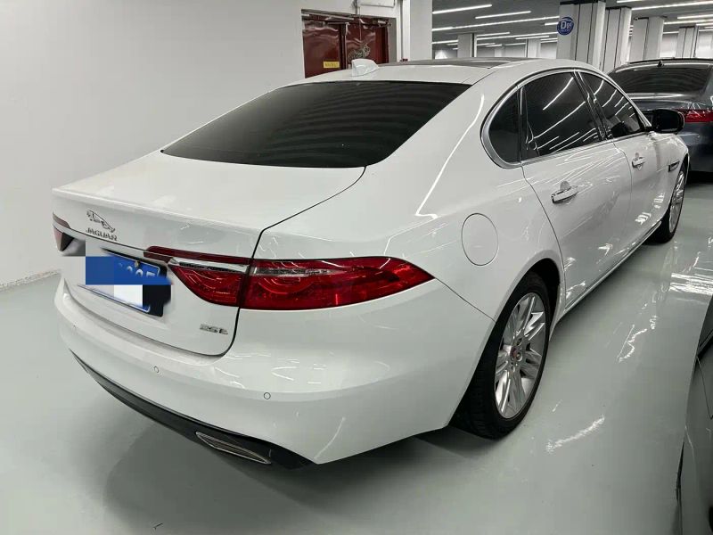 Jaguar xf