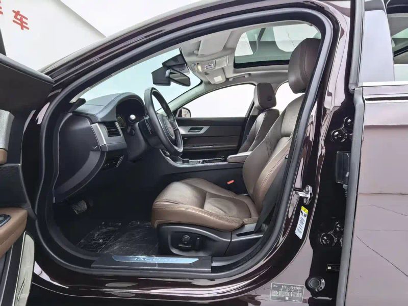 Jaguar xf
