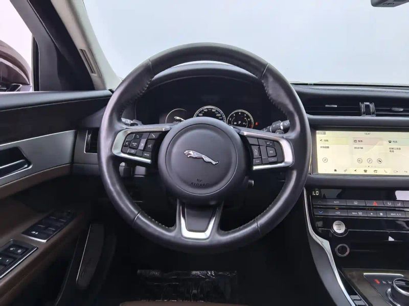 Jaguar xf
