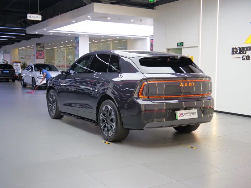 Audi e7x