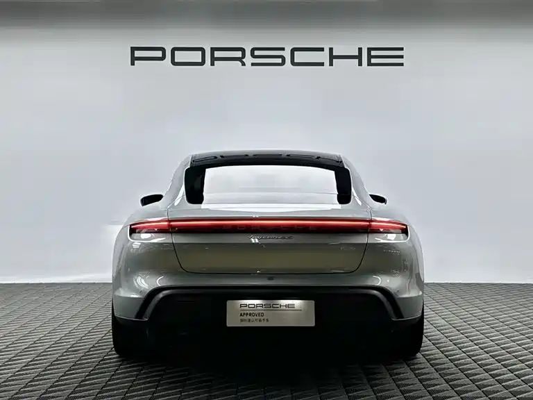 macan taycan