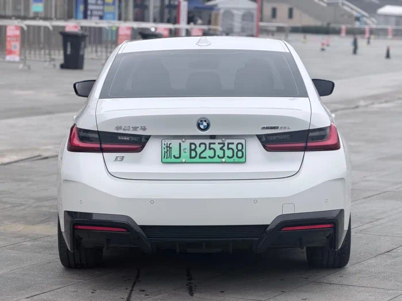 BMW i