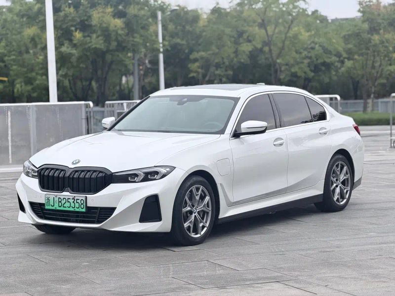 BMW i