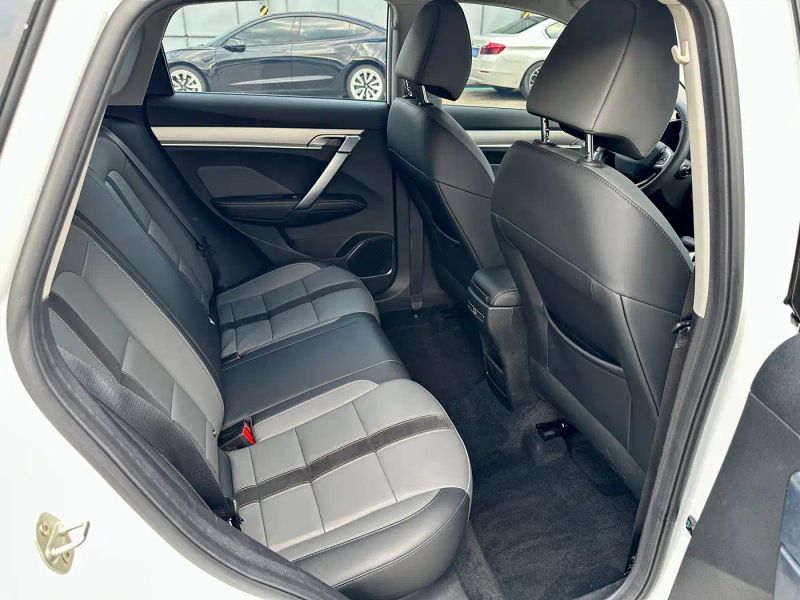 Geely binyue