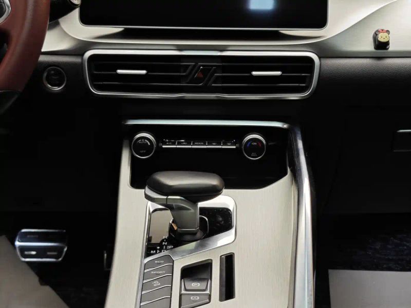 Geely binyue