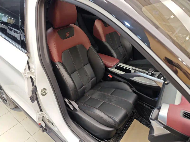Geely binyue