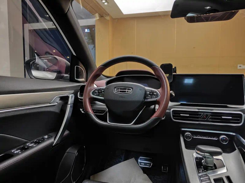 Geely binyue