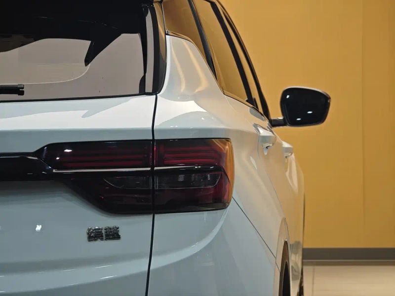 Geely binyue