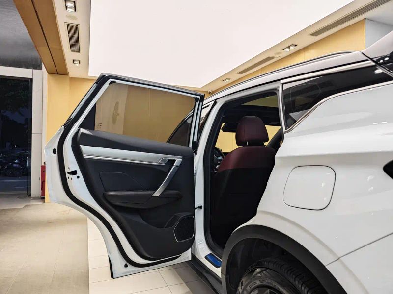 Geely binyue