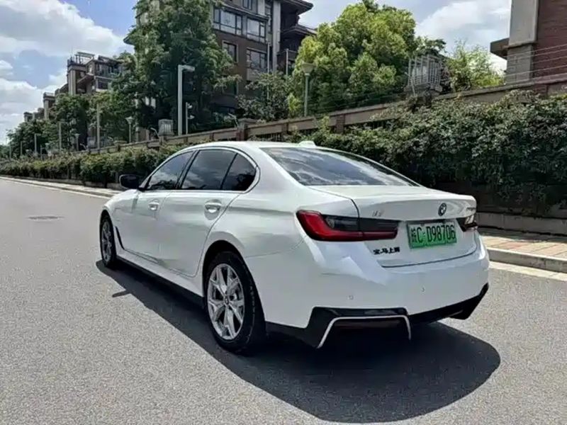 BMW i