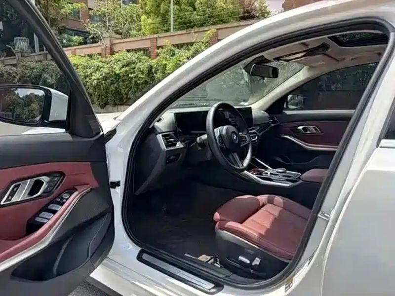 BMW i