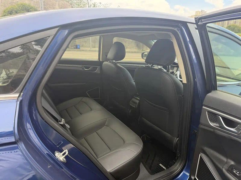Geely gl