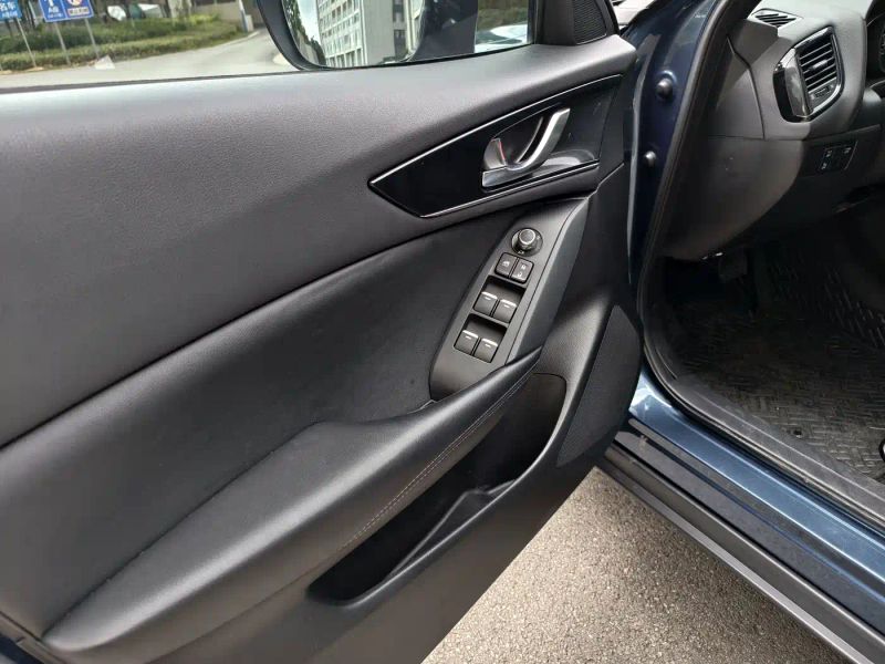 Mazda cx4