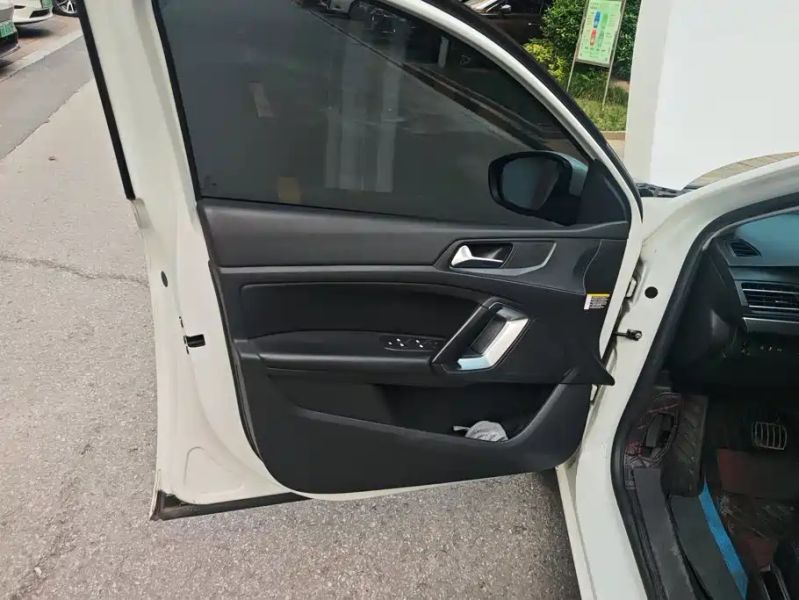 Peugeot peugeot_408