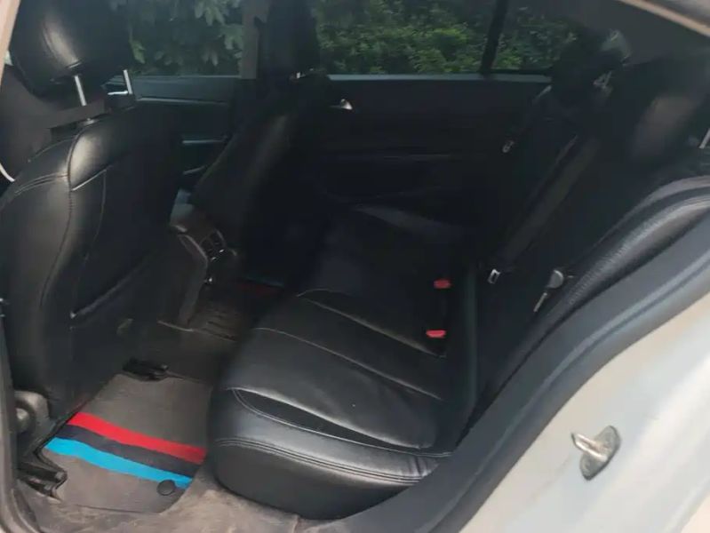 Peugeot peugeot_408