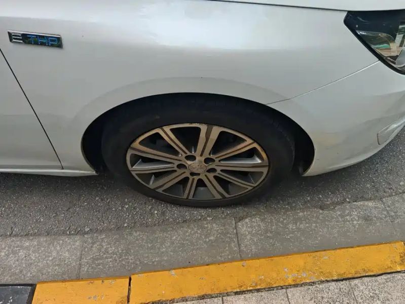 Peugeot peugeot_408