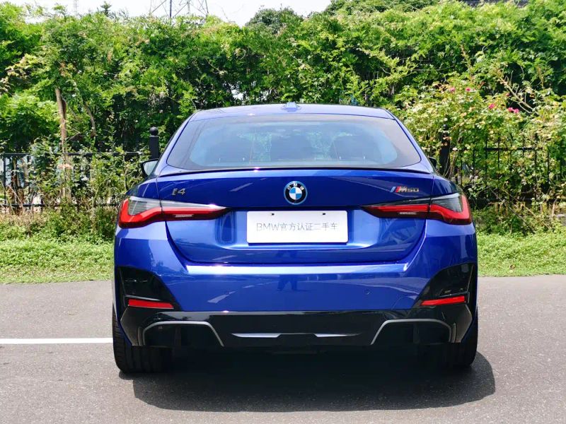 BMW i