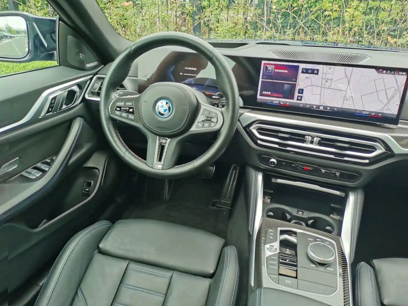 BMW i