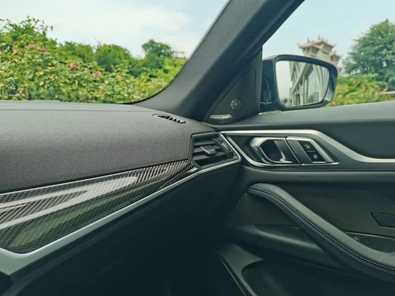 BMW i