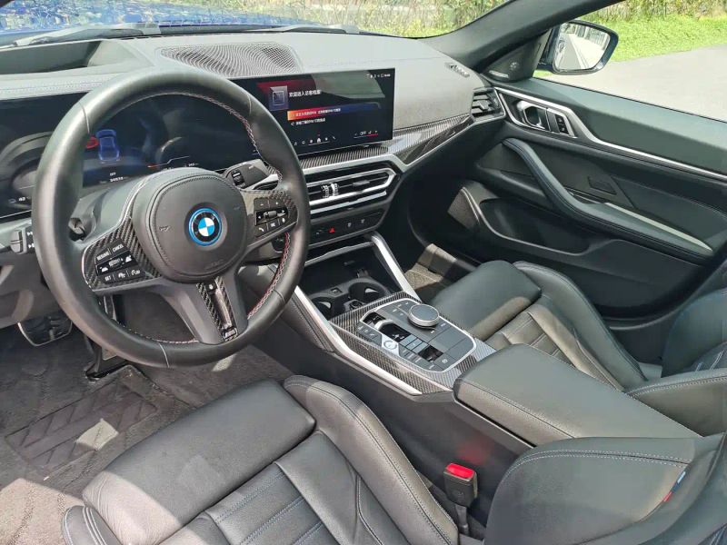 BMW i