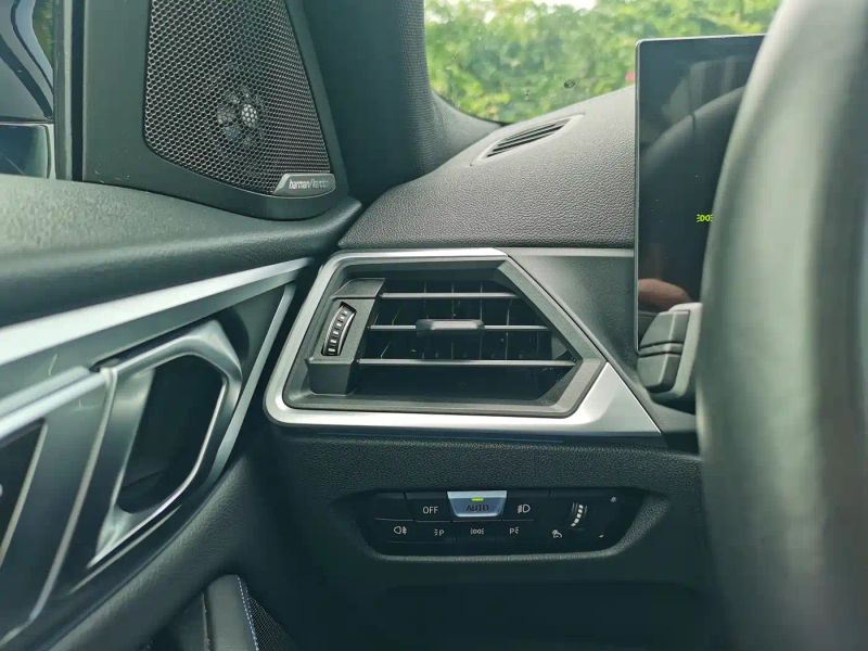 BMW i